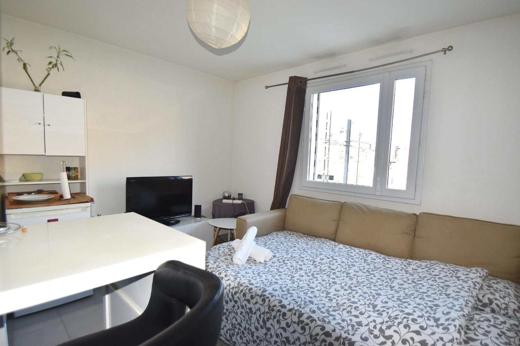 Studio Gare St Roch 1Er Etage - Air Rental Montpellier Extérieur photo
