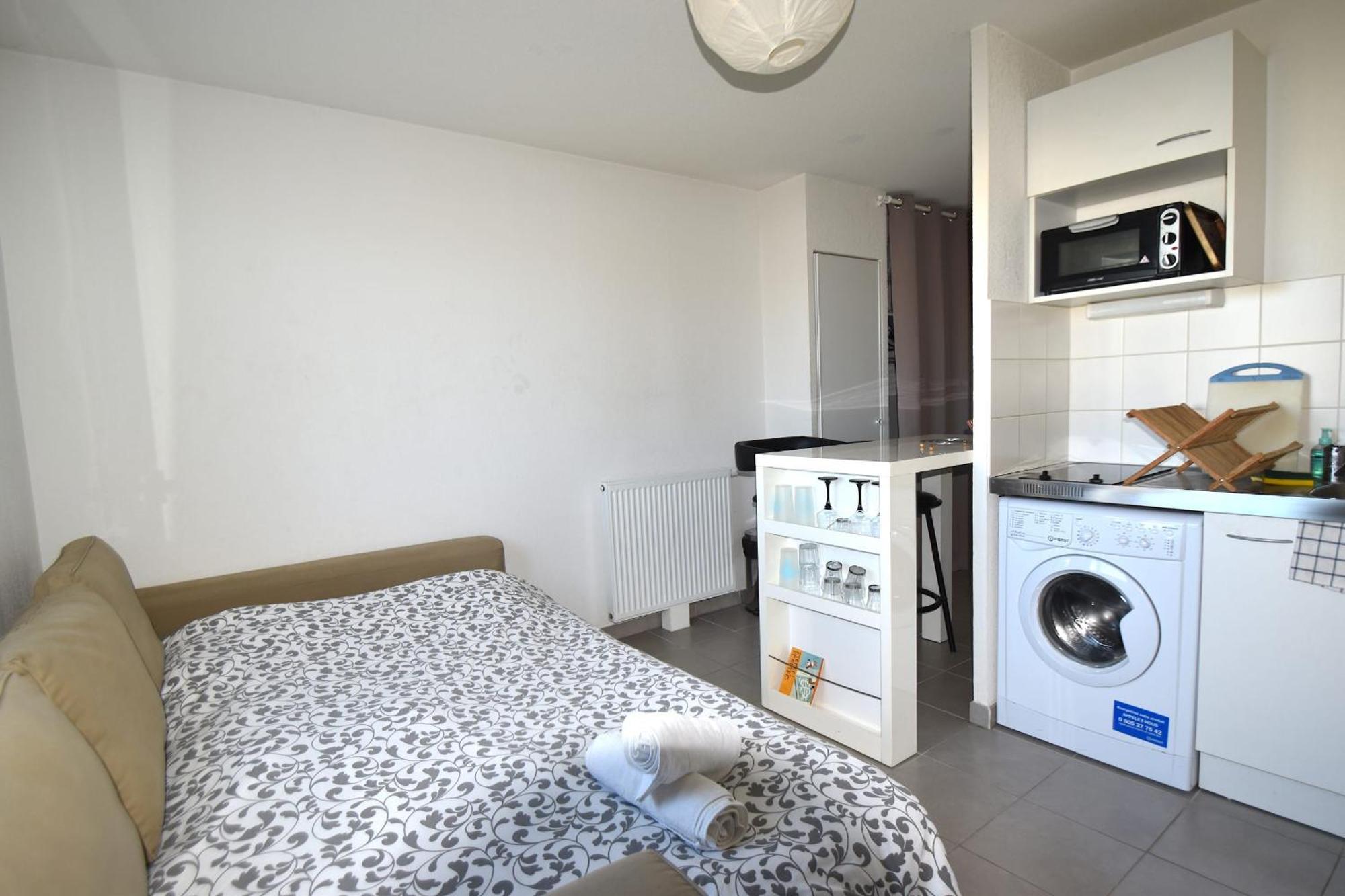 Studio Gare St Roch 1Er Etage - Air Rental Montpellier Extérieur photo